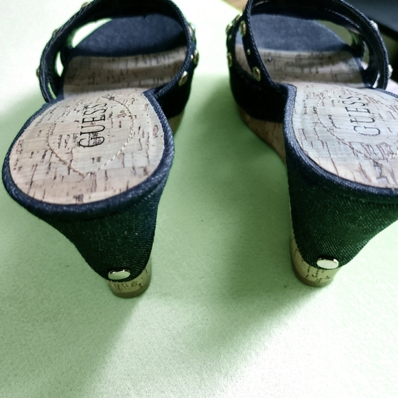 GUESS Slip On Sandal - Picture 3 of 5